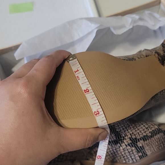 Very G Taupe sneak print Ankle Booties Shoes 9 - Picture 8 of 9